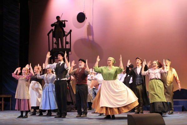 Photo Flash: First Look at Seattle Musical Theater's FIDDLER ON THE ROOF, Opening Tonight Image