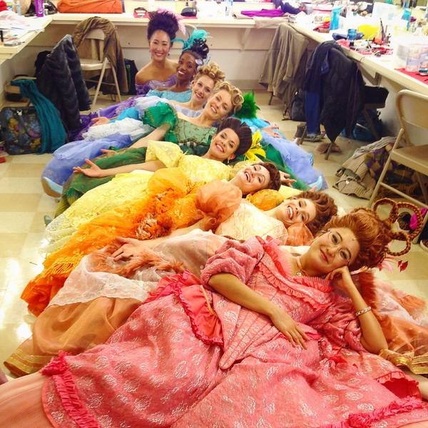 Photo Flash: Saturday Intermission Pics November 8- SATURDAY NIGHT Cast Takes First SIP and More! Image