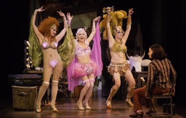 Photo Flash: Saturday Intermission Pics November 8- SATURDAY NIGHT Cast Takes First SIP and More! Image