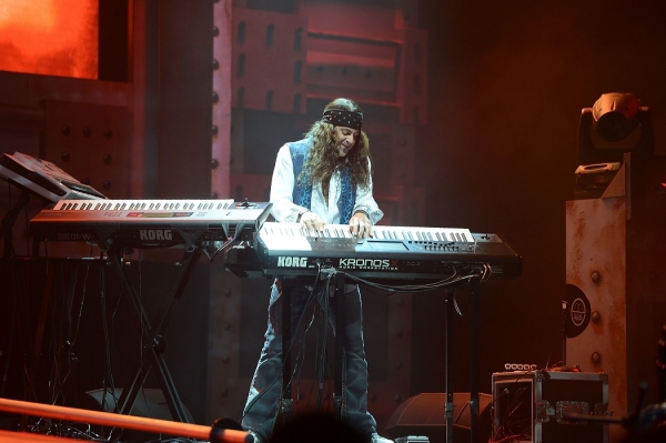 Photo Flash: RAIDING THE ROCK Debuts at New Tropicana Las Vegas Image