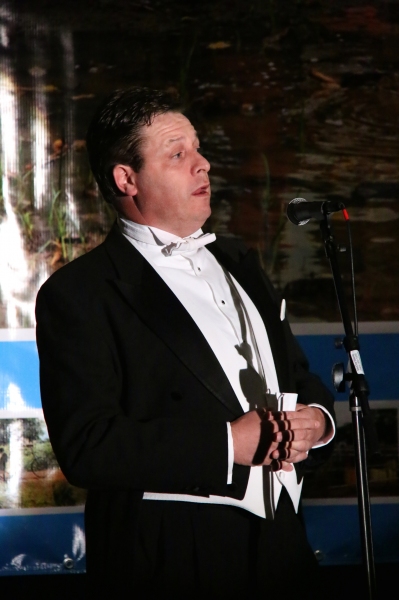 Photo Flash: Anthony Kearns Performs at 4th Annual Wells of Life Gala and Auction  Image