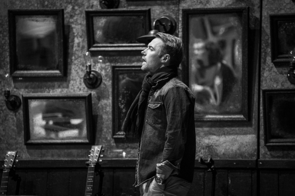 Photo Flash: First Look at Ronan Keating in Rehearsal for West End's ONCE! Image