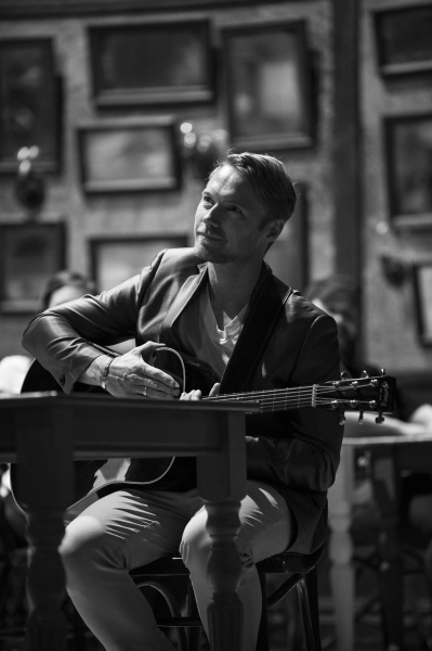 Photo Flash: First Look at Ronan Keating in Rehearsal for West End's ONCE! Image