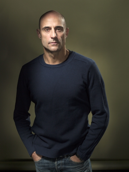 Photo Flash: First Look at Mark Strong and More in UK's A VIEW FROM THE BRIDGE Image