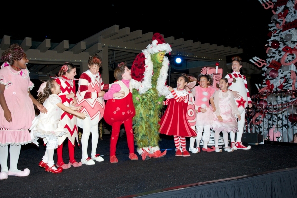 The Grinch (Burke Moses) and the cast of Dr. Seuss'' HOW THE GRINCH STOLE CHRISTMAS Photo