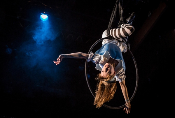 Photo Flash: LOOKINGGLASS ALICE Returns to Chicago Tonight 