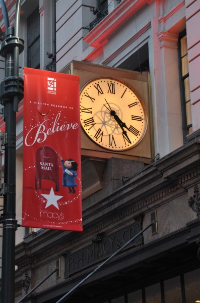 Photo Coverage: James Earl Jones, Annaleigh Ashford, and More Perform at Macy's 2014 Windows Unveiling Image
