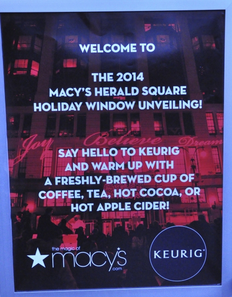Photo Coverage: James Earl Jones, Annaleigh Ashford, and More Perform at Macy's 2014 Windows Unveiling Image