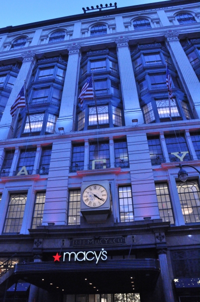 Photo Coverage: James Earl Jones, Annaleigh Ashford, and More Perform at Macy's 2014 Windows Unveiling Image