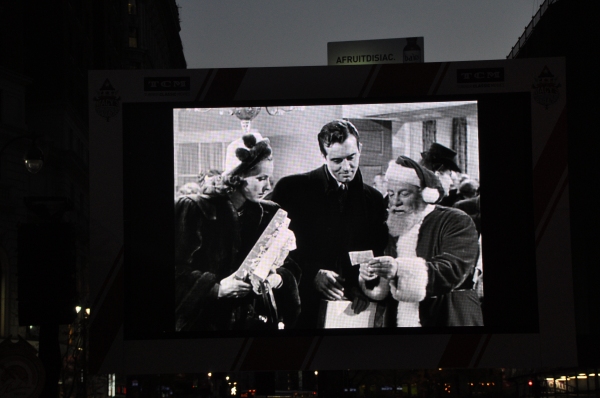 Photo Coverage: James Earl Jones, Annaleigh Ashford, and More Perform at Macy's 2014 Windows Unveiling Image