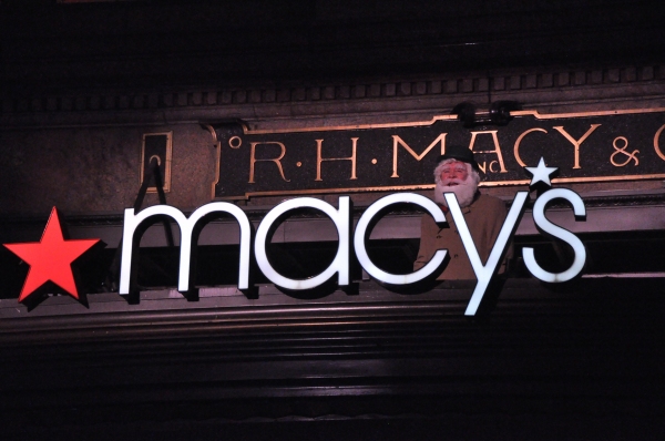Photo Coverage: James Earl Jones, Annaleigh Ashford, and More Perform at Macy's 2014 Windows Unveiling 