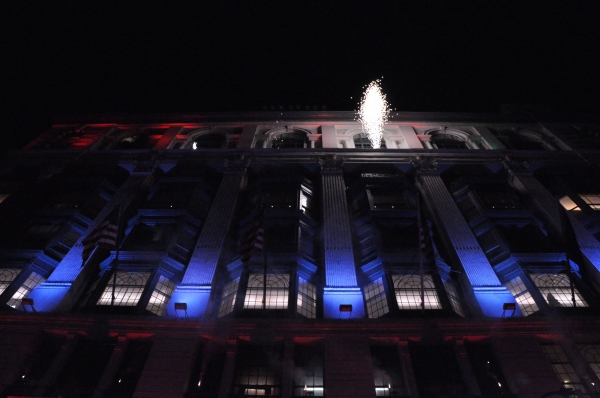 Photo Coverage: James Earl Jones, Annaleigh Ashford, and More Perform at Macy's 2014 Windows Unveiling Image