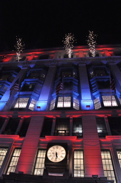 Photo Coverage: James Earl Jones, Annaleigh Ashford, and More Perform at Macy's 2014 Windows Unveiling Image