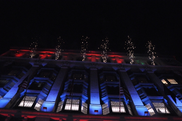 Photo Coverage: James Earl Jones, Annaleigh Ashford, and More Perform at Macy's 2014 Windows Unveiling Image