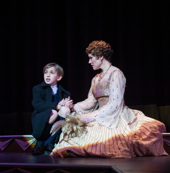 Photo Flash: First Look at Emily Skinner and More in Virginia Rep's MAME Image