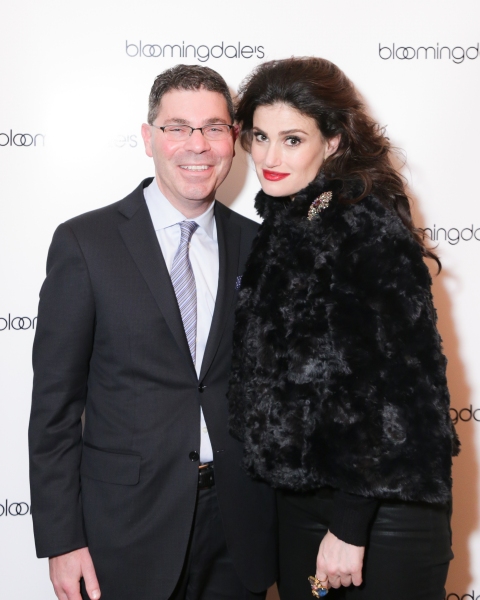 Photo Flash: Idina Menzel Performs & Meets Fans at Bloomingdale's Window Unveiling! Image