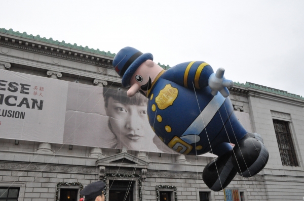 Photo Coverage: Idina Menzel, ON THE TOWN & More at 88th Annual Macy's Thanksgiving Day Parade! 