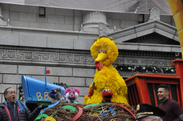 Photo Coverage: Idina Menzel, ON THE TOWN & More at 88th Annual Macy's Thanksgiving Day Parade! Image