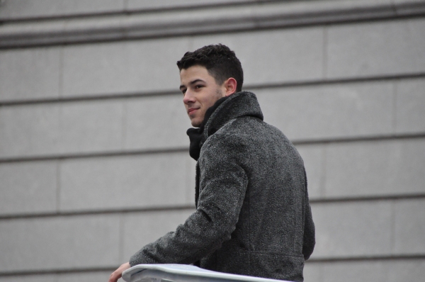 Photo Coverage: Idina Menzel, ON THE TOWN & More at 88th Annual Macy's Thanksgiving Day Parade! Image