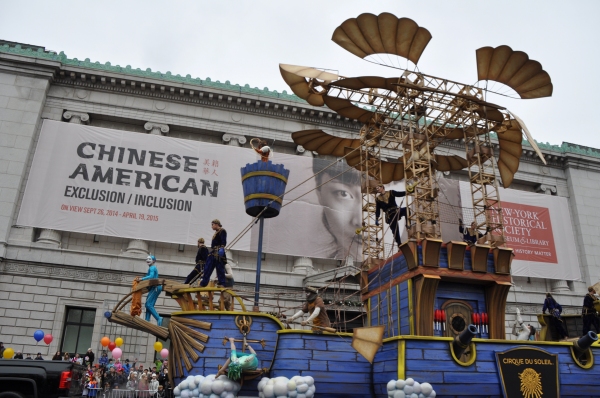 Photo Coverage: Idina Menzel, ON THE TOWN & More at 88th Annual Macy's Thanksgiving Day Parade! 