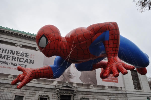 Photo Coverage: Idina Menzel, ON THE TOWN & More at 88th Annual Macy's Thanksgiving Day Parade! Image