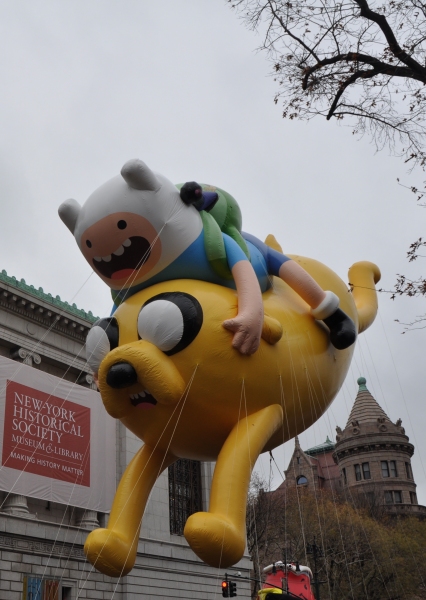 Photo Coverage: Idina Menzel, ON THE TOWN & More at 88th Annual Macy's Thanksgiving Day Parade! 