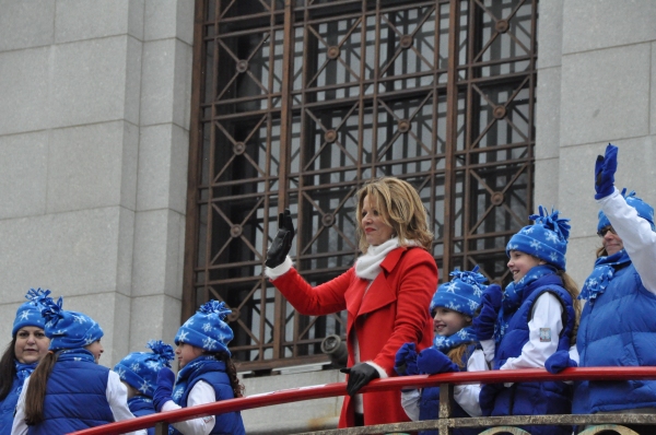 Photo Coverage: Idina Menzel, ON THE TOWN & More at 88th Annual Macy's Thanksgiving Day Parade! Image