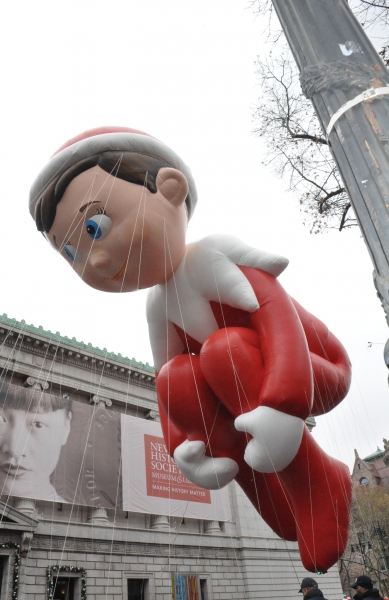 Photo Coverage: Idina Menzel, ON THE TOWN & More at 88th Annual Macy's Thanksgiving Day Parade! 