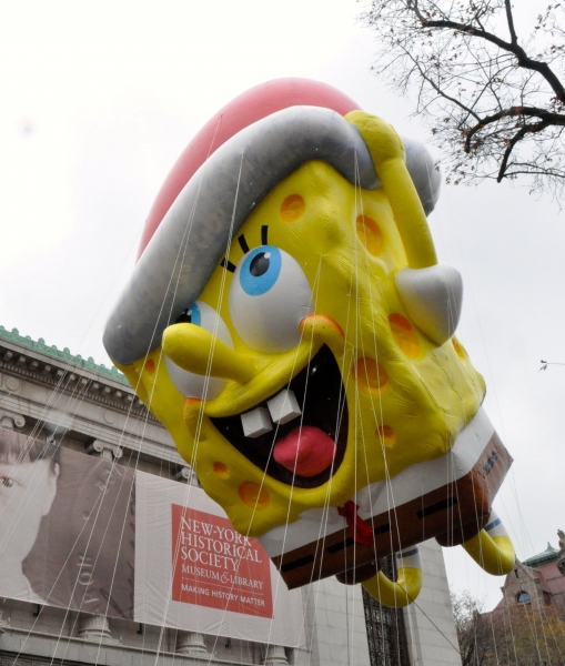 Photo Coverage: Idina Menzel, ON THE TOWN & More at 88th Annual Macy's Thanksgiving Day Parade! Image
