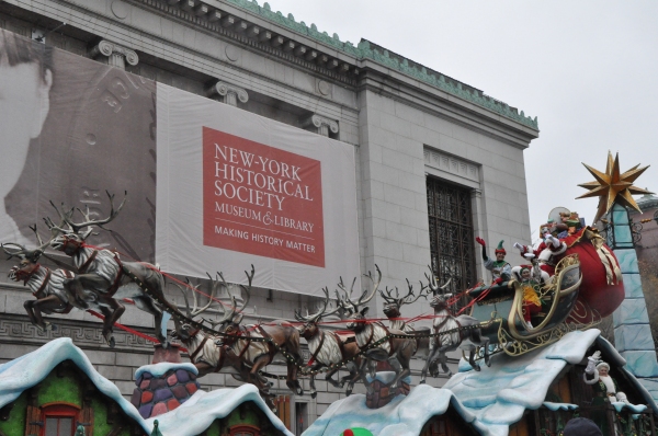 Photo Coverage: Idina Menzel, ON THE TOWN & More at 88th Annual Macy's Thanksgiving Day Parade! Image