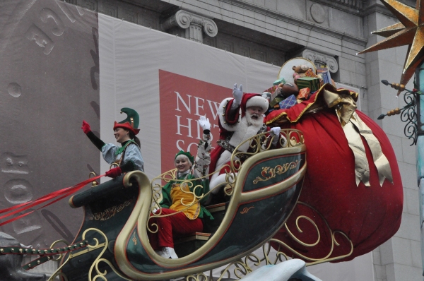 Photo Coverage: Idina Menzel, ON THE TOWN & More at 88th Annual Macy's Thanksgiving Day Parade! 