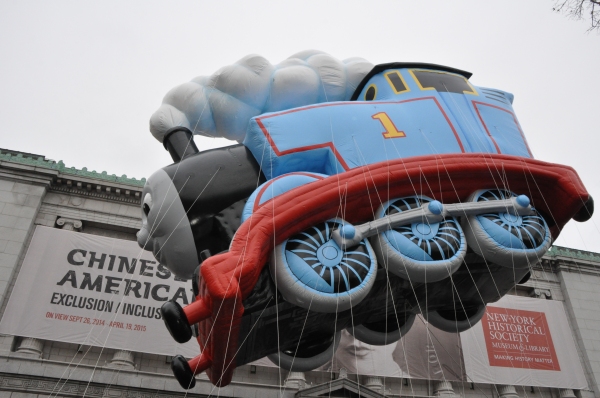 Photo Coverage: Idina Menzel, ON THE TOWN & More at 88th Annual Macy's Thanksgiving Day Parade! Image