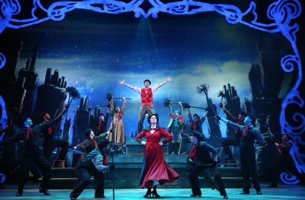 Photo Flash: First Look- Parmount's Aurora Theatre's MARY POPPINS 