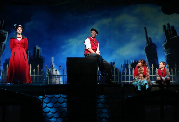 Photo Flash: First Look- Parmount's Aurora Theatre's MARY POPPINS 