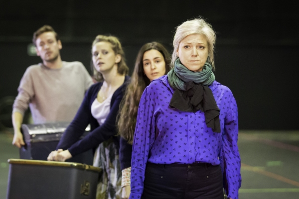 Photo Flash: In Rehearsal with THE RAILWAY CHILDREN at King's Cross Theatre 