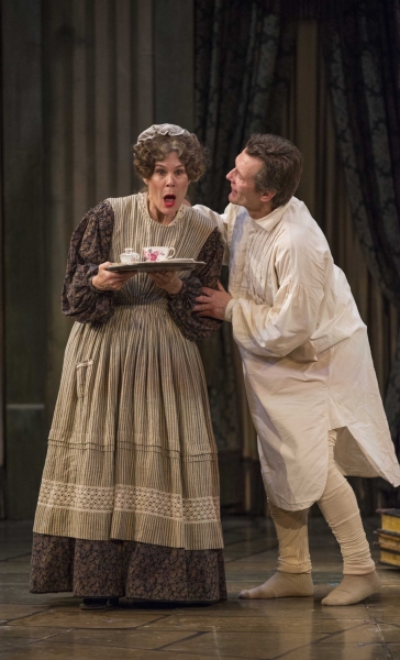Photo Flash: First Look at Jonathan Smoots, Hollis Resnik  and More in Milwaukee Repertory Theatre's A CHRISTMAS CAROL Image