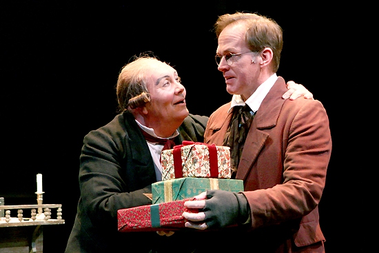 Photo Flash: First Look at North Shore Music Theatre's A CHRISTMAS CAROL Image