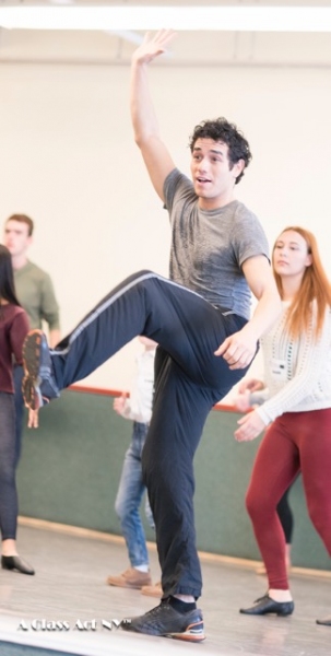 Photo Flash: Adam Jacobs Teaches Musical Theatre Workshop at A Class Act NY Image