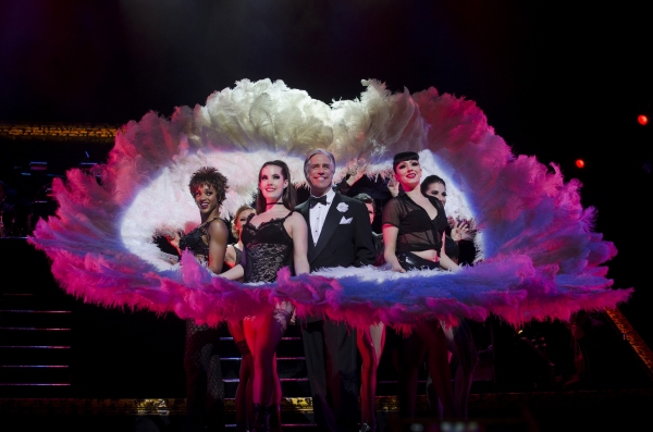Photo Coverage: CHICAGO Tour Performs Excerpts; Meets Press in Manila Image