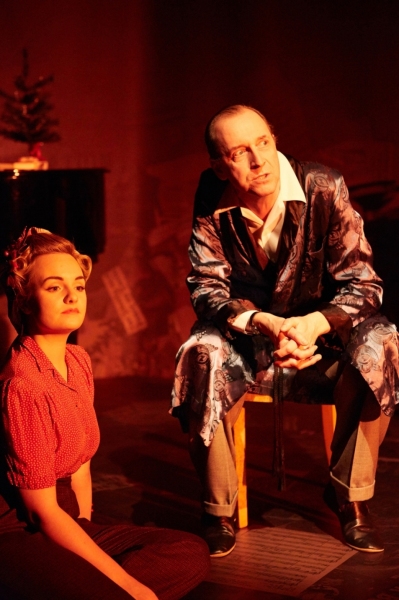 Photo Coverage: Van Randwyck and Wakefield In NOEL COWARD'S CHRISTMAS SPIRITS Image