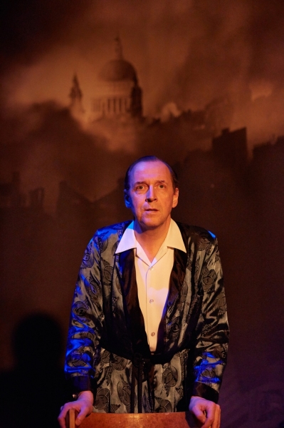 Photo Coverage: Van Randwyck and Wakefield In NOEL COWARD'S CHRISTMAS SPIRITS Image