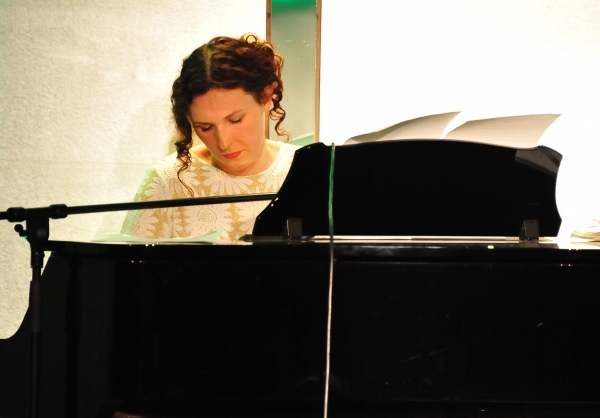 Photo Coverage: Verkaik, Noblezada, Schoenmaker and More In A MERRY CHRISTMAS CABARET! Image
