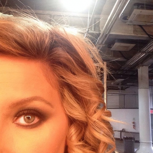Photo Flash: Sneak Peek - Jennifer Nettles Poses for CHICAGO Promo Shoot Image