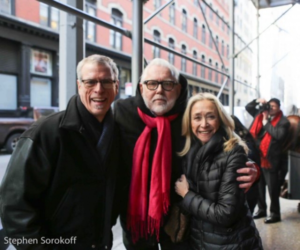 Photo Coverage: Entertainers Assemble for Metropolitan Room's Longest Variety Show Attempt Image