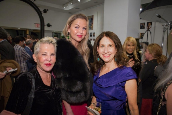 Photo Flash: Photographer Annie Watt's IMPROMPTU PORTRAITS at Park Avenue's Galerie Dumonteil Draws Glittering Crowd Image