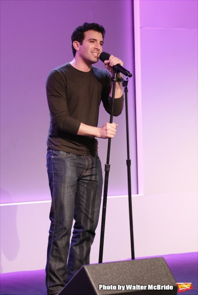 Photo Coverage: BEAUTIFUL's Jessie Mueller, Jarrod Spector & Anika Larsen Perform at Apple Store Soho  Image