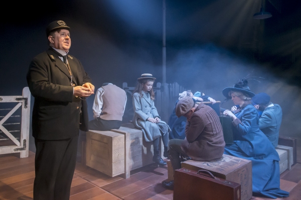 Photo Flash: First Look at THE RAILWAY CHILDREN at King's Cross Theatre 