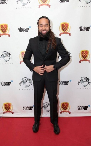 Photo Flash: Brenda Braxton, Chester Gregory, Gabriela Garcia and Lee Summers Attend 2014 Holiday Jazz & Toy Drive Image