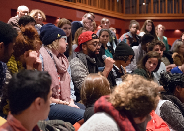 Photo Flash: WE MUST BREATHE at Chicago's Victory Gardens Theater Image