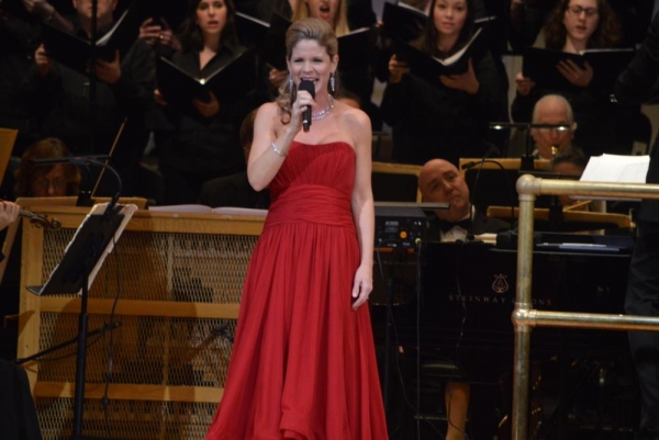 Photo Flash: Kelli O'Hara and Matthew Morrison Perform Holiday Concert with NY Pops Image